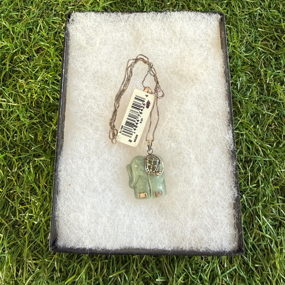 Savant‎ Sterling Silver Genuine Jade Elephant Pendant Necklace 18 Inch